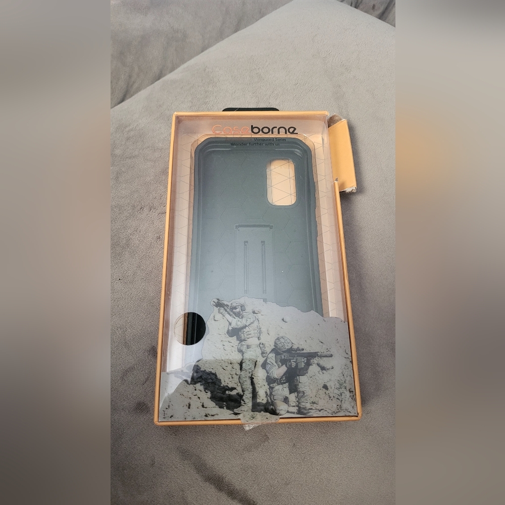 ArmadilloTek Vanguard Galaxy S20 black phone case